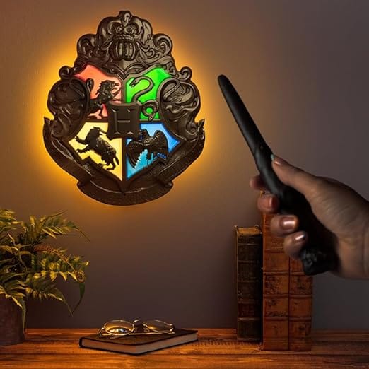 Golden Discs Posters & Merchandise Harry Potter - Hogwarts House Crest Lamp with Remote Control Wand [Lamp]