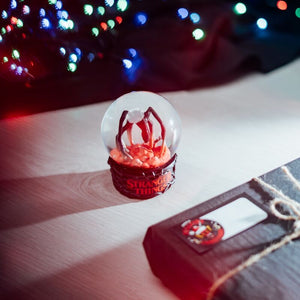 Stranger Things Snowglobe [Posters & Merchandise]